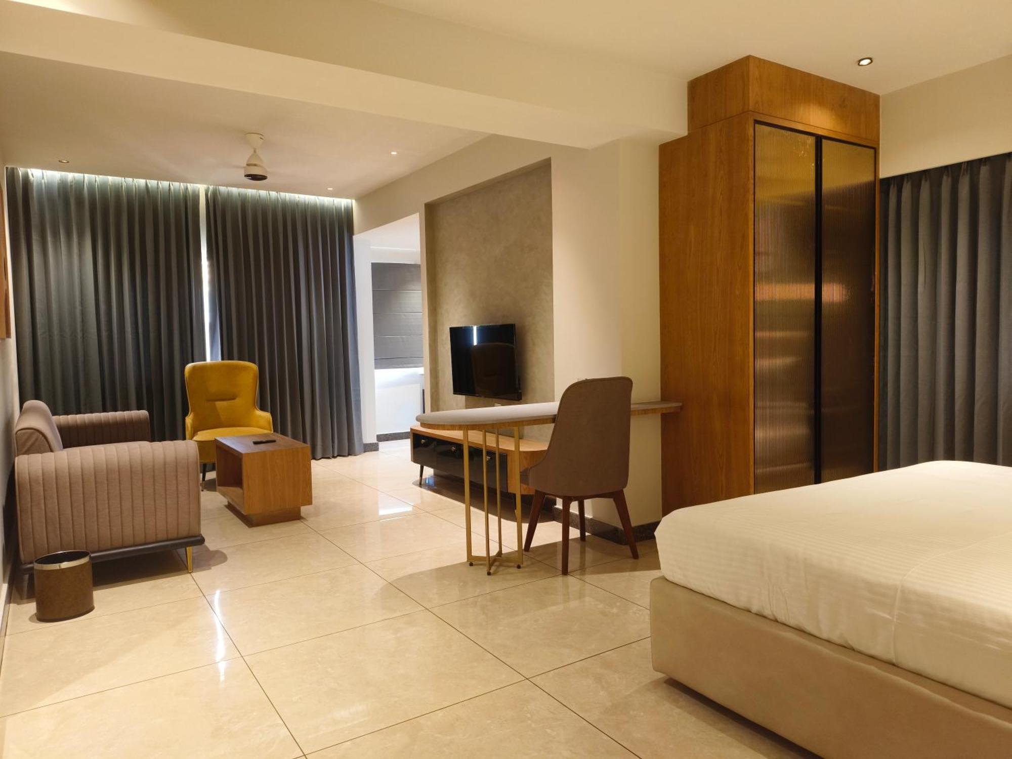 Olive Hotel Le Opera By Embassy Group بنغالور المظهر الخارجي الصورة